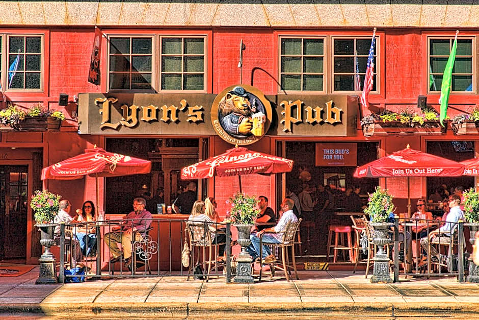 Embassy Suites By Hilton Minneapolis Downtown Hotel