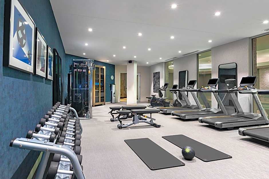 Renaissance by Marriott Boston Patriot Place Hotel