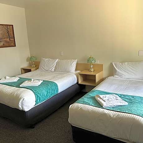 Twin Room with Private Bathroom