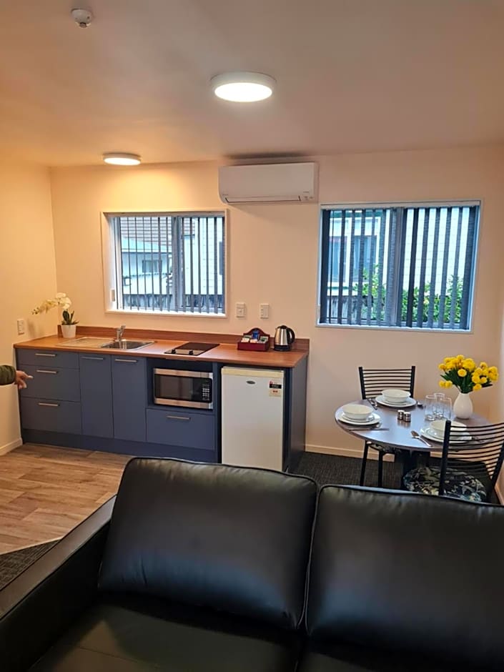 Avenue Heights Motel