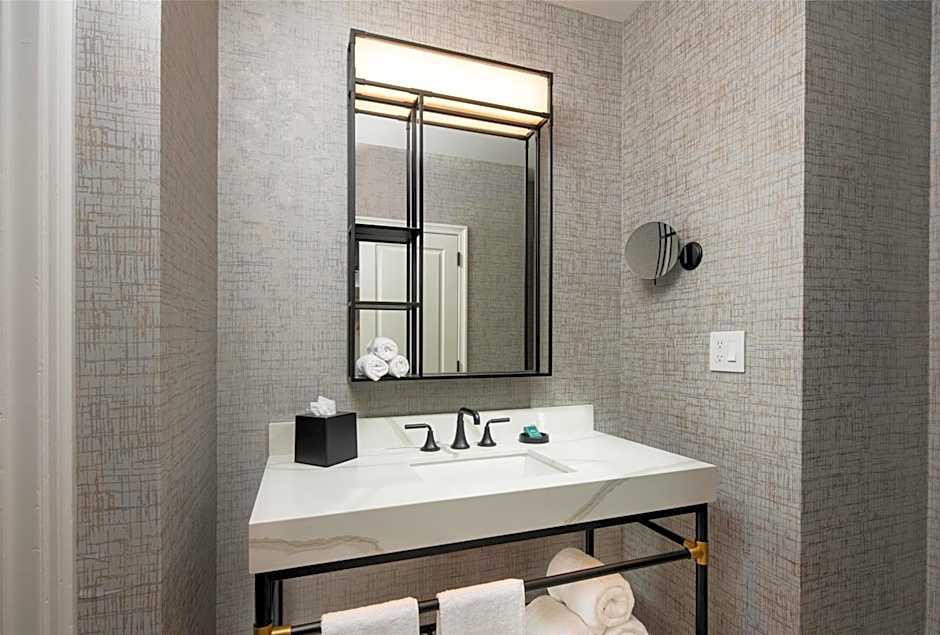 Hilton Milwaukee City Center