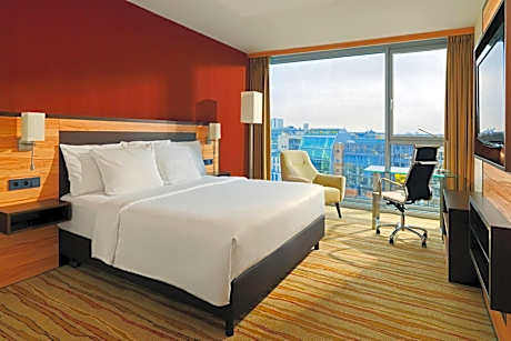 Standard King Room with Harbor View