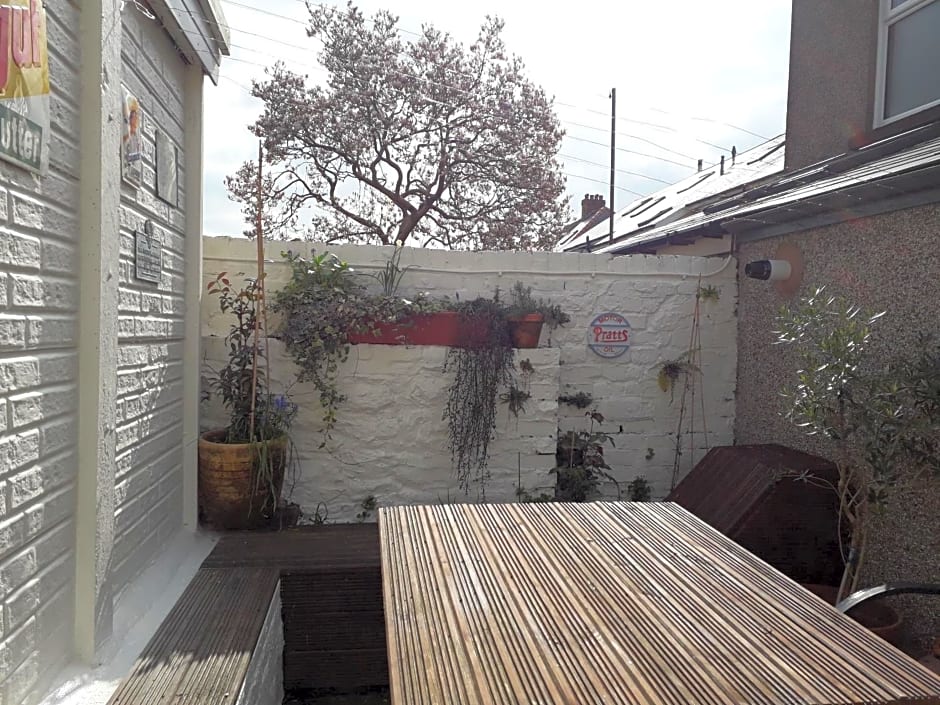 Tŷ Selah, Rugby Ave, Neath