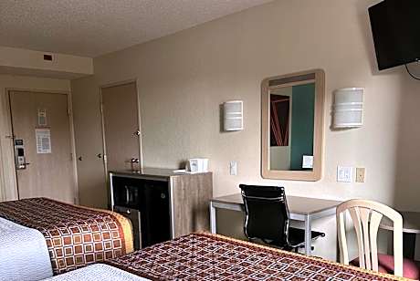 2 Queen Beds Non-Smoking