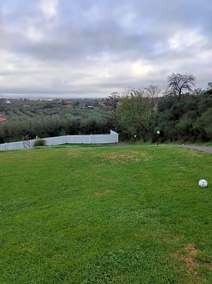 La staccionata bianca