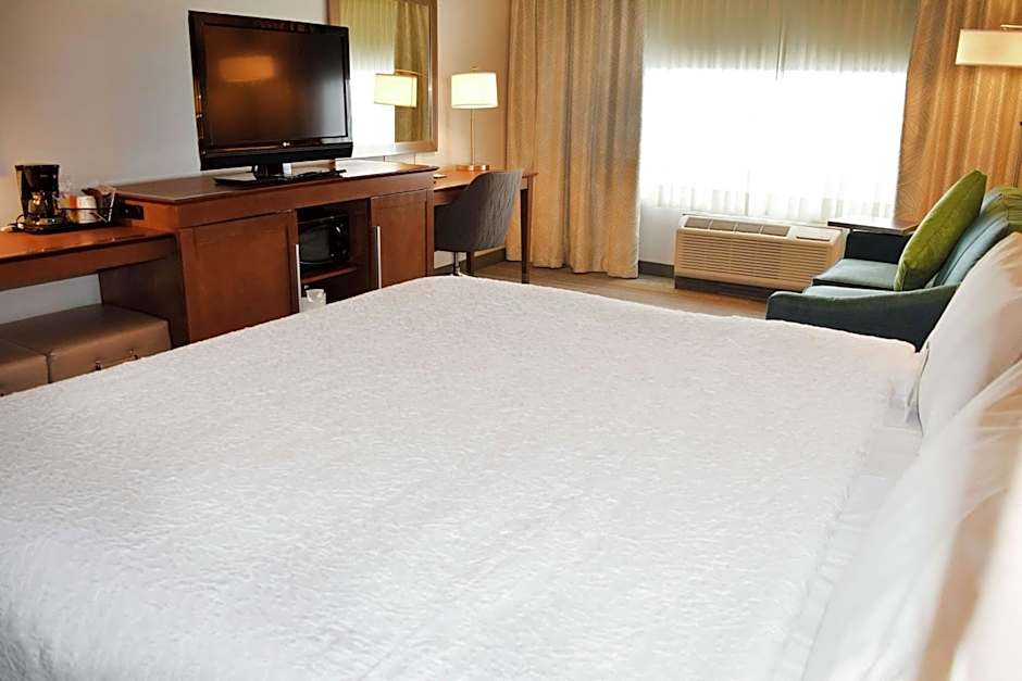 Hampton Inn & Suites By Hilton Calgary University Northwest