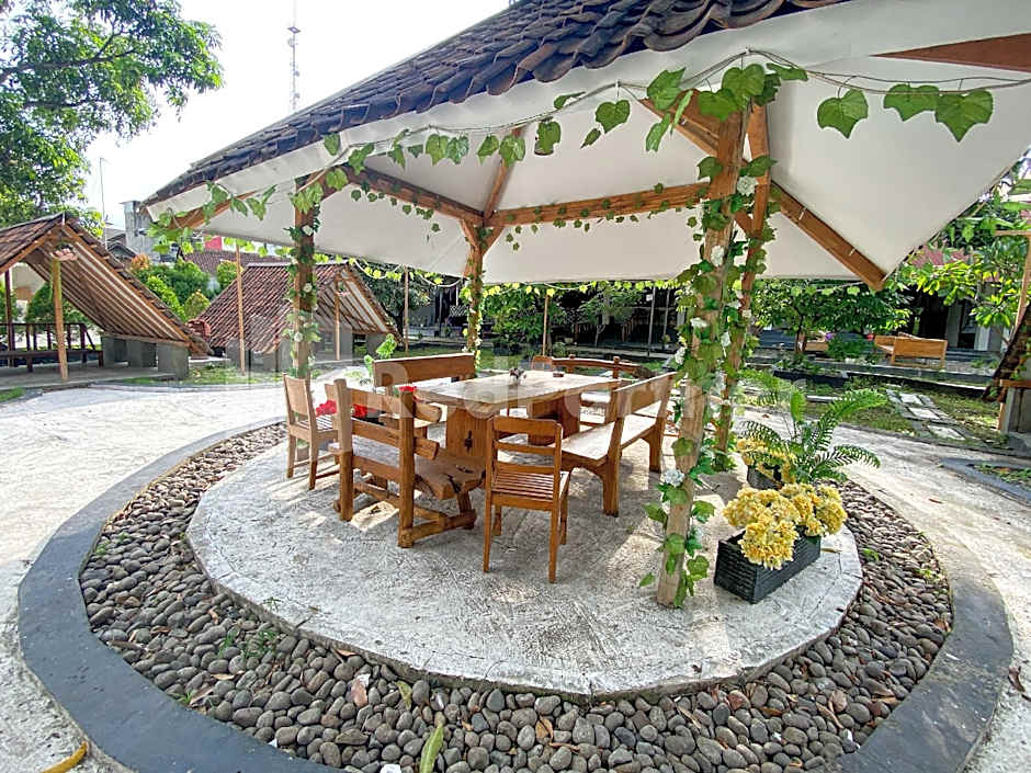 Cbg Inn Redpartner Near Stasiun Solo Balapan – Banjarsari, Surakarta, SD