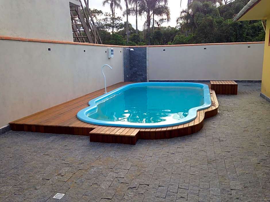 Bela casa, com internet, piscina e churrasqueira para descansar e desfrutar, dias de paz