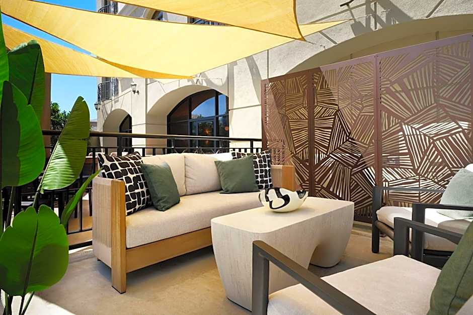 Burton House, Beverly Hills, A Tribute Portfolio Hotel