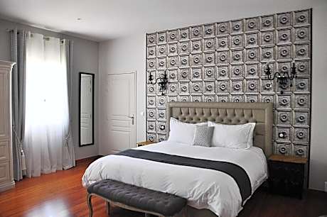 Deluxe Double Room with Shower