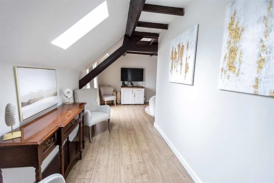 Marshall Meadows Manor House