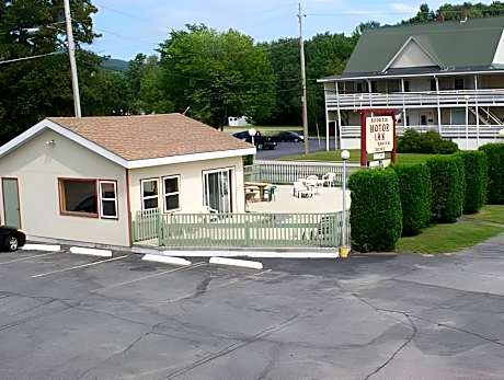Northern Peaks Motor Inn