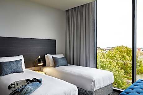 Superior Two Bedroom Apartment - Interconnecting