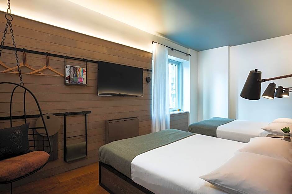 Moxy by Marriott NYC Downtown