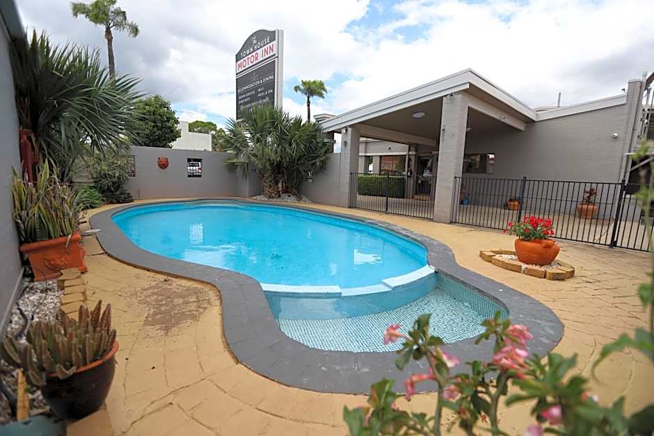 The Town House Motor Inn