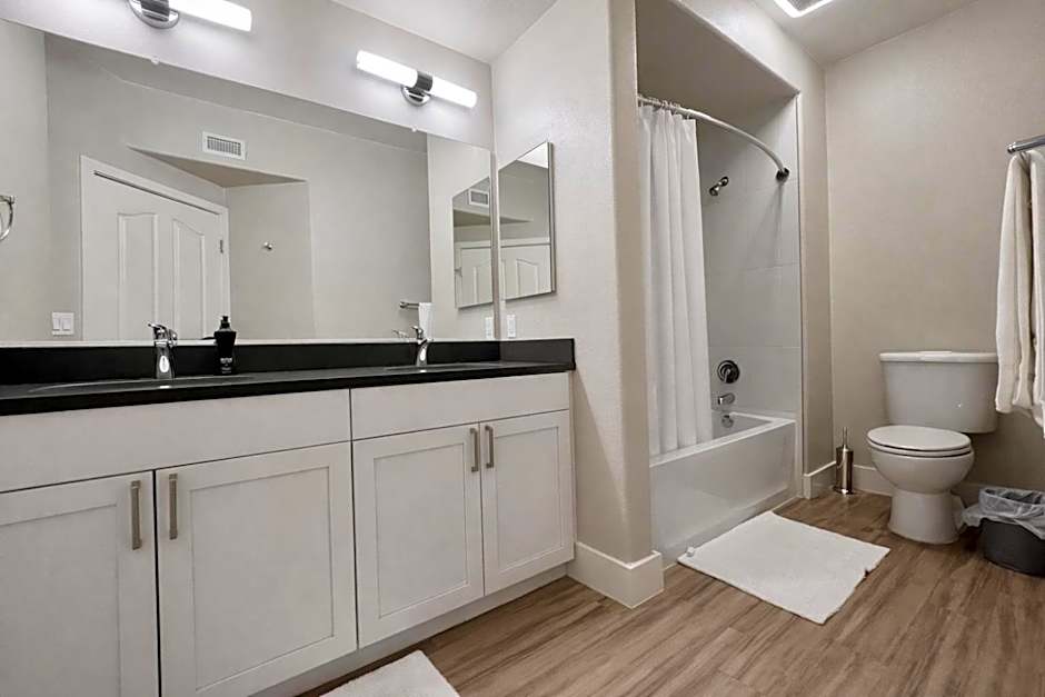 Spacious 2 Bedroom 2 Bathroom In Gated Community