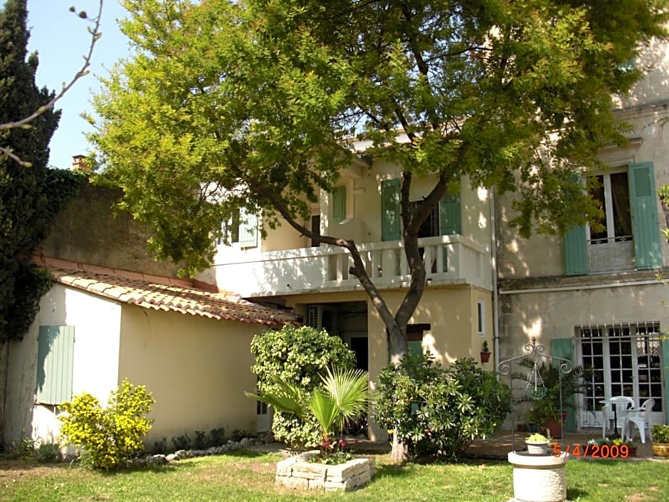 Au Saint Roch - Hôtel et Jardin