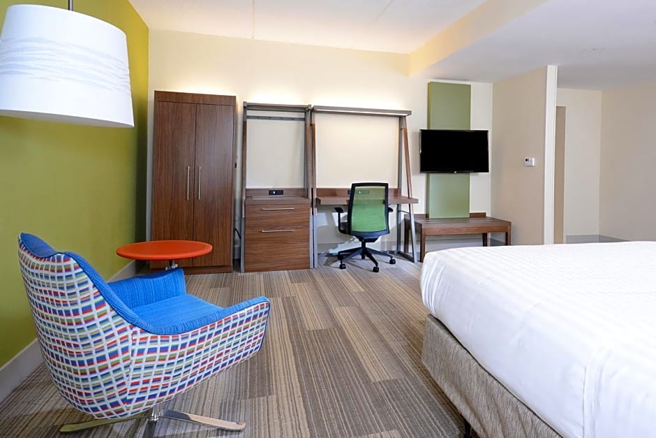 Holiday Inn Express & Suites Raleigh Durham Airport at RTP by IHG