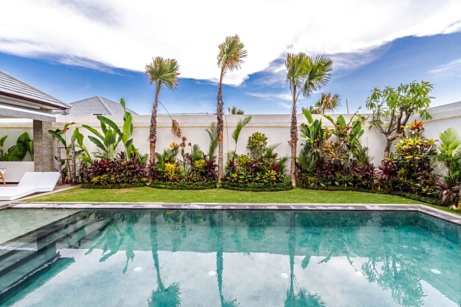 Villa Saha - Elegant 3-Bedroom in Seminyak