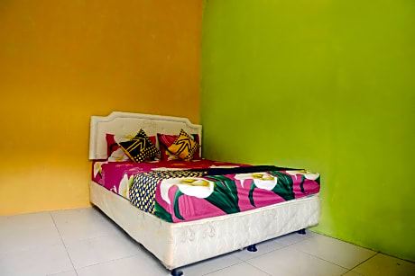 OYO 1773 Ilyasa Family