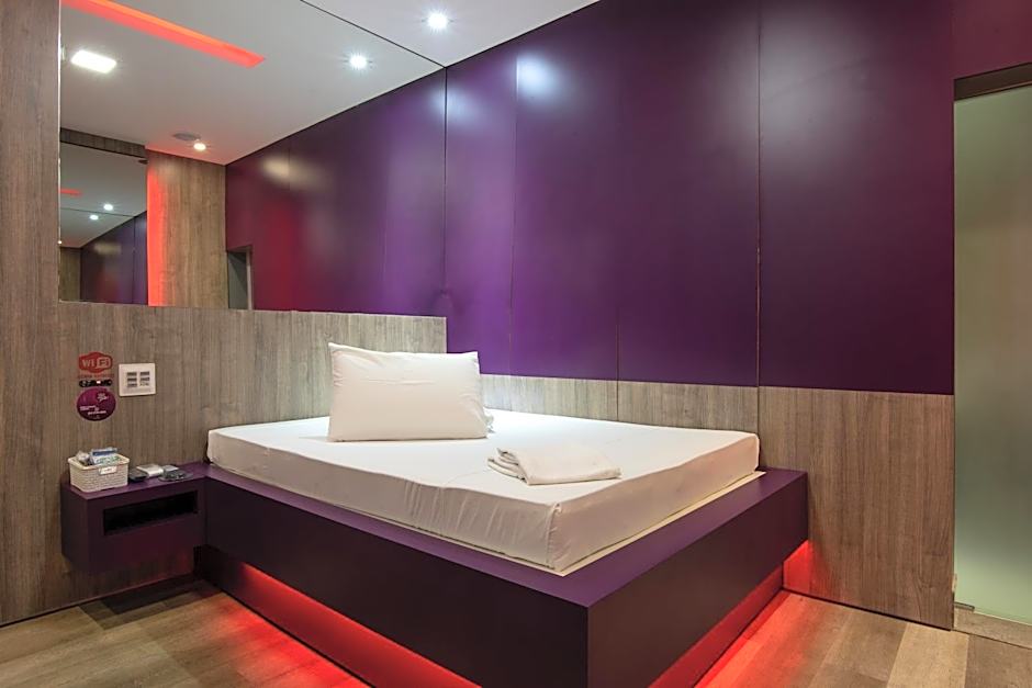 Motel fantasy 4 (adult Only)