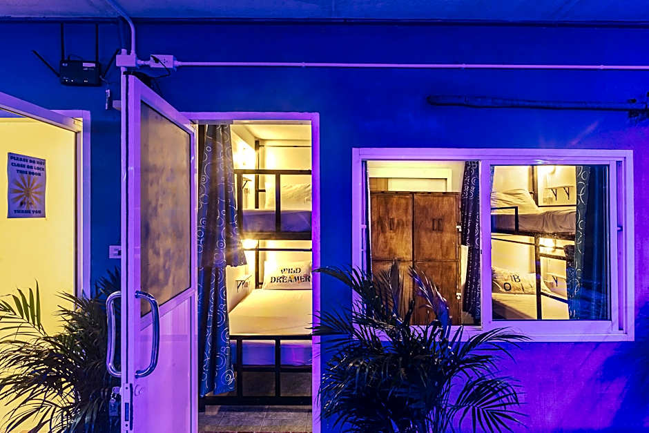 See Sea Backpacker House
