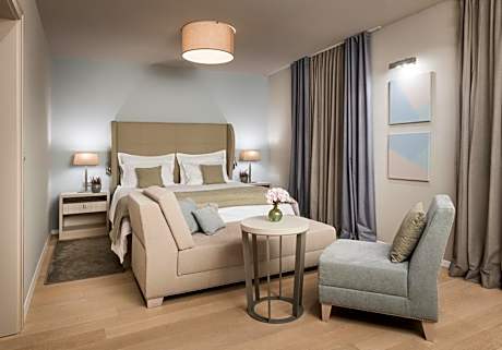 Deluxe Double Room with King size bed