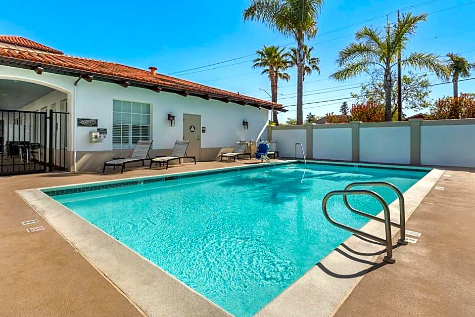 Best Western Plus Capitola By-The-Sea Inn & Suites