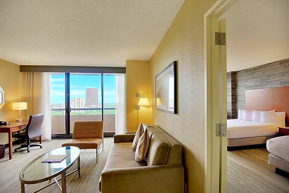 DoubleTree by Hilton Hotel & Suites Houston by the Galleria