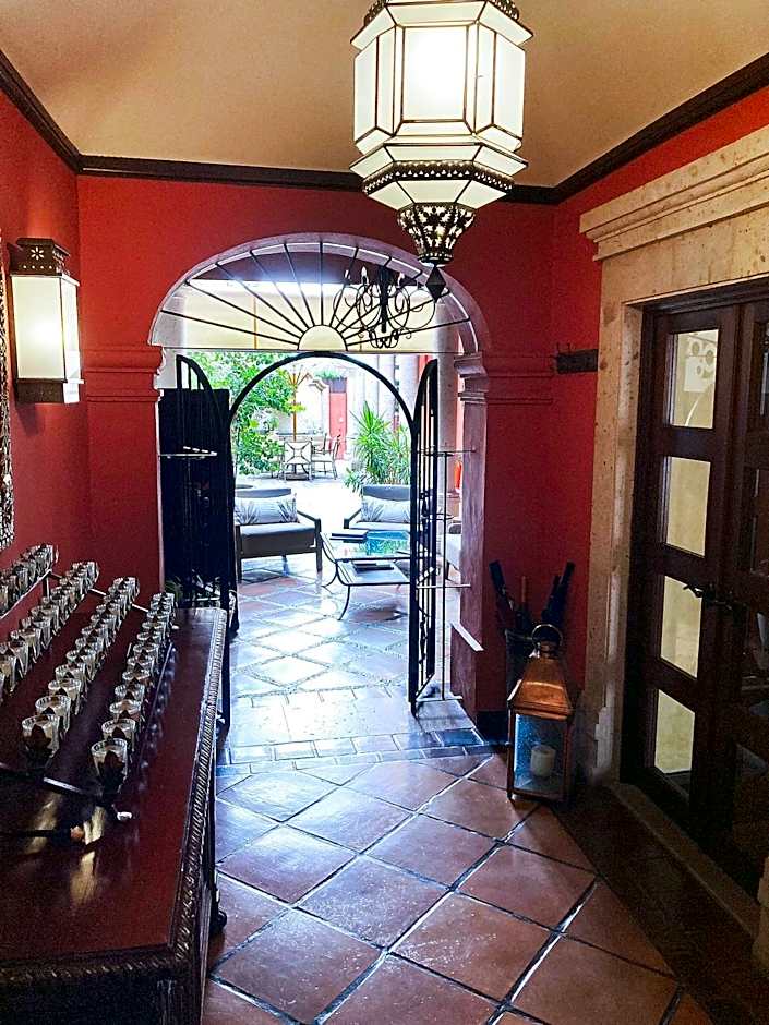 Exclusive Luxury Guest Center House