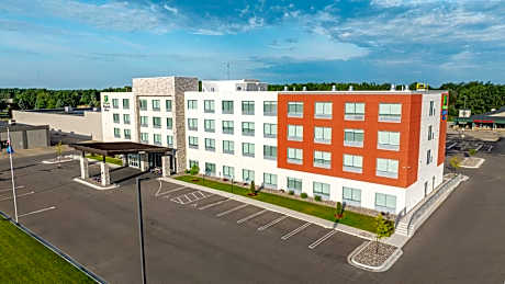 Holiday Inn Express & Suites Marinette By IHG