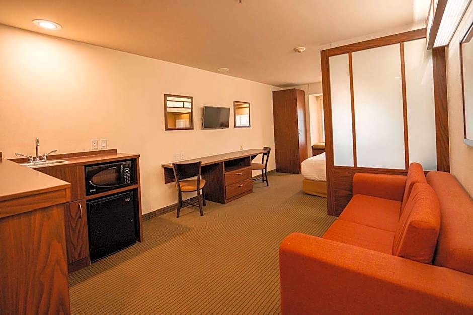 Microtel Inn & Suites by Wyndham Ciudad Juarez/US Consulate