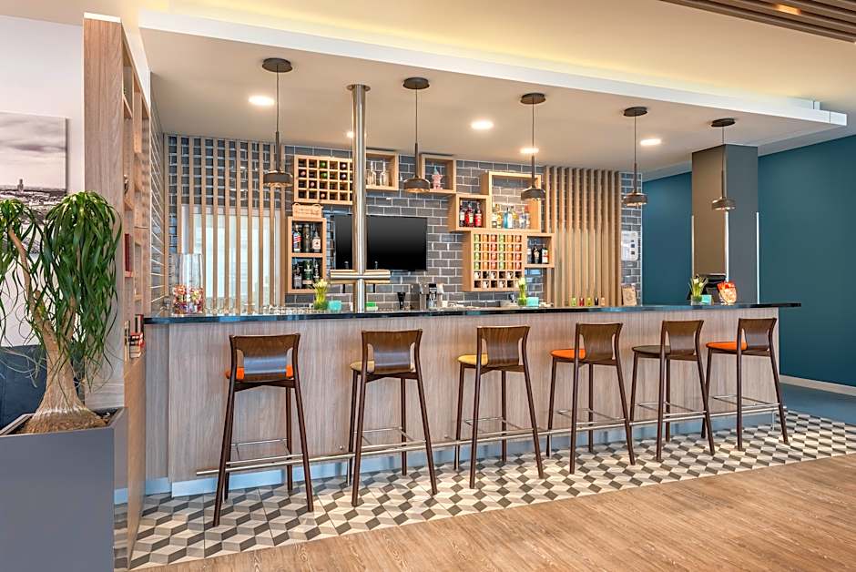 Premier Inn Frankfurt Westend Hotel