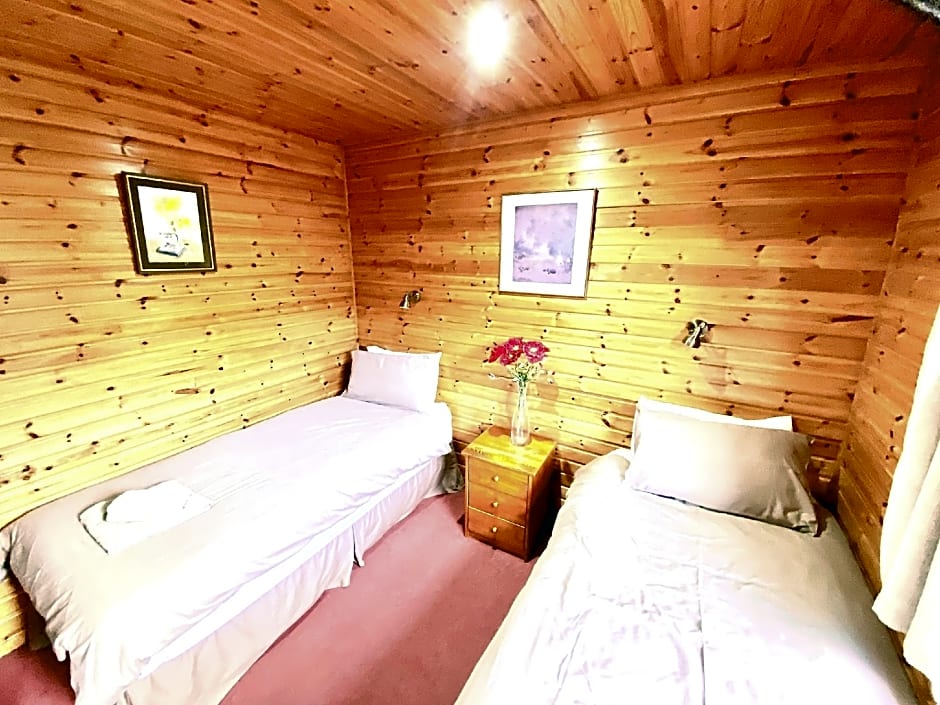 Braemar Lodge Cabins