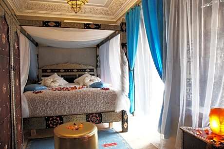 Turquoise Triple Room