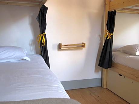 Single Bed in Mixed Dormitory Room