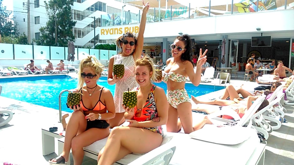 Ryans Ibiza Apartments - Only Adults