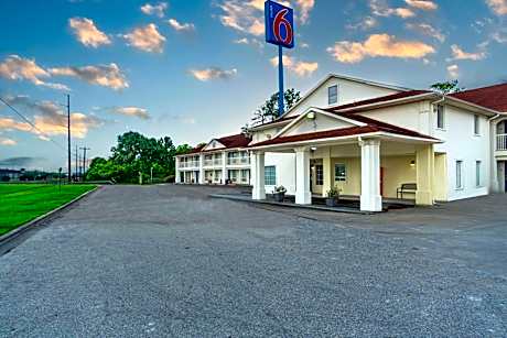 Motel 6-Livingston, TX