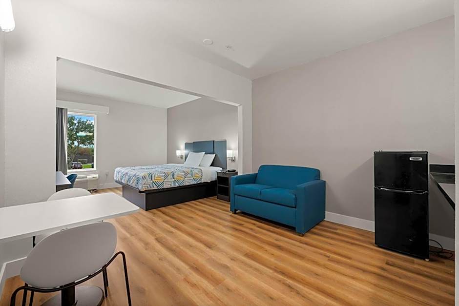 Motel 6-Rosenberg, TX