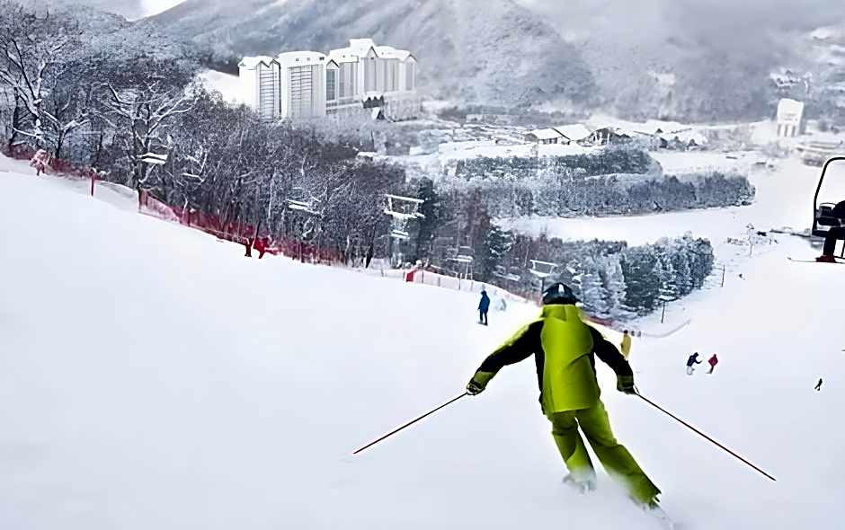 Green And Blue Hotel