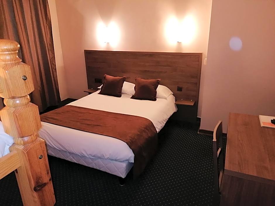 Logis Hôtel Saint Jacques