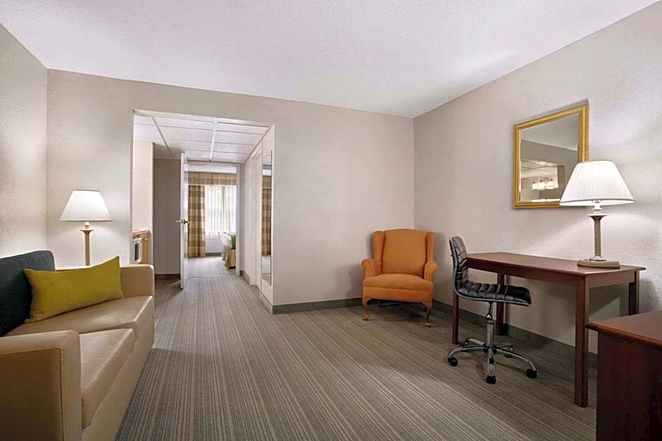 Country Inn & Suites by Radisson, Charlotte University Place, NC