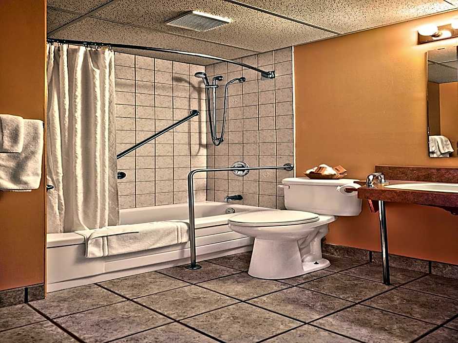 Days Inn & Conference Centre by Wyndham Camrose Norsemen