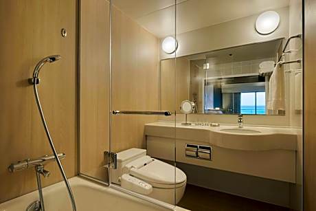 Deluxe King Room with Ocean View