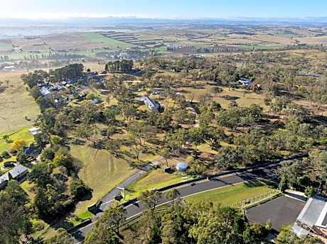 Bathurst Goldfields Resort - Conrod Straight, Mount Panorama