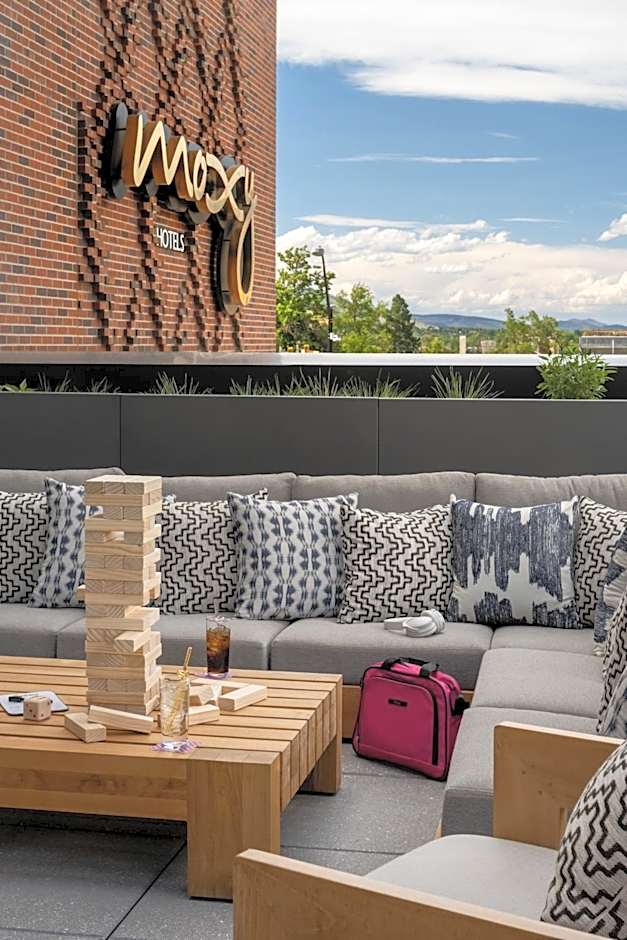 Moxy Boulder