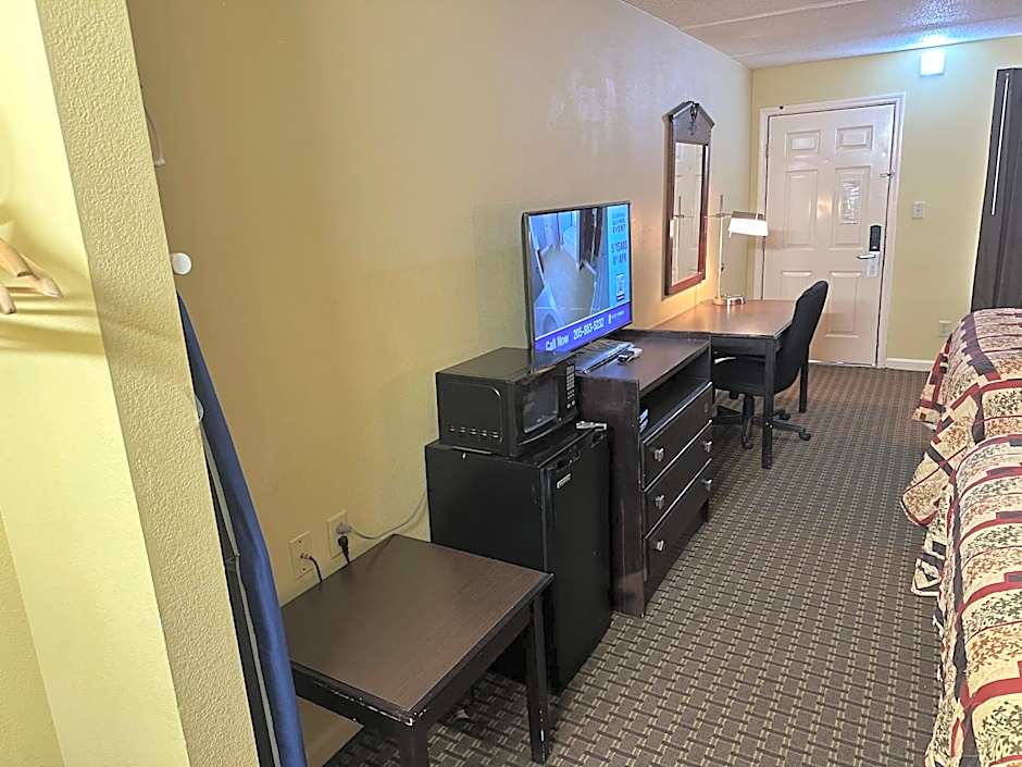 Royal Inn - Anniston