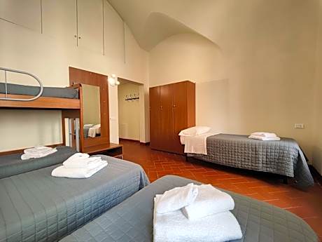 Basic Quintuple Room