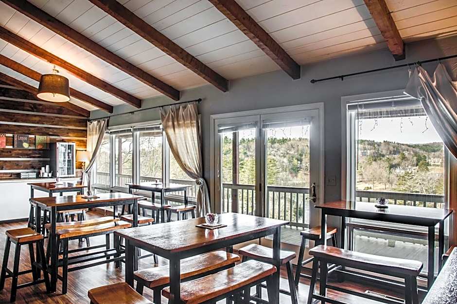 Cliff Dwellers Inn