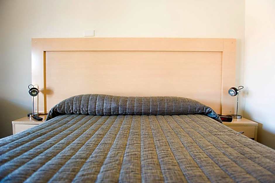 Cherry Blossom Motor Inn